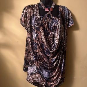 Metallic gold/black blouse stretch illusion and short sleeve with scoop front